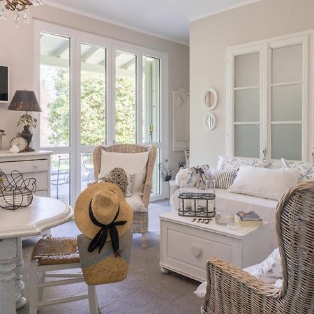 Bnbook Maison Charlotte Casa Vacanza con 2 camere da letto Lago Maggiore Porto Valtravaglia Esterno foto