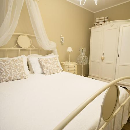 Bnbook Maison Charlotte Casa Vacanza con 2 camere da letto Lago Maggiore Porto Valtravaglia Esterno foto