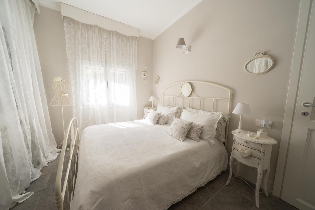Bnbook Maison Charlotte Casa Vacanza con 2 camere da letto Lago Maggiore Porto Valtravaglia Esterno foto
