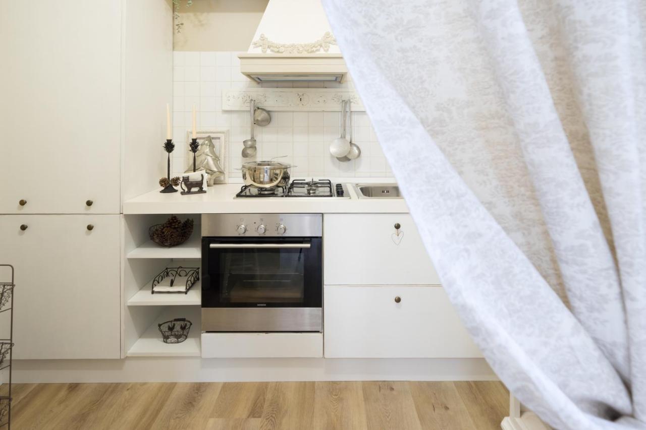 Bnbook Maison Charlotte Casa Vacanza con 2 camere da letto Lago Maggiore Porto Valtravaglia Esterno foto