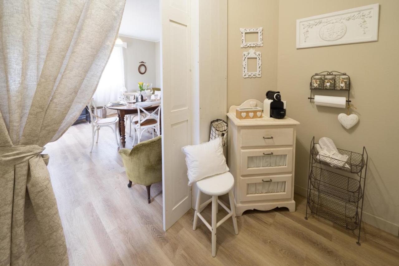 Bnbook Maison Charlotte Casa Vacanza con 2 camere da letto Lago Maggiore Porto Valtravaglia Esterno foto