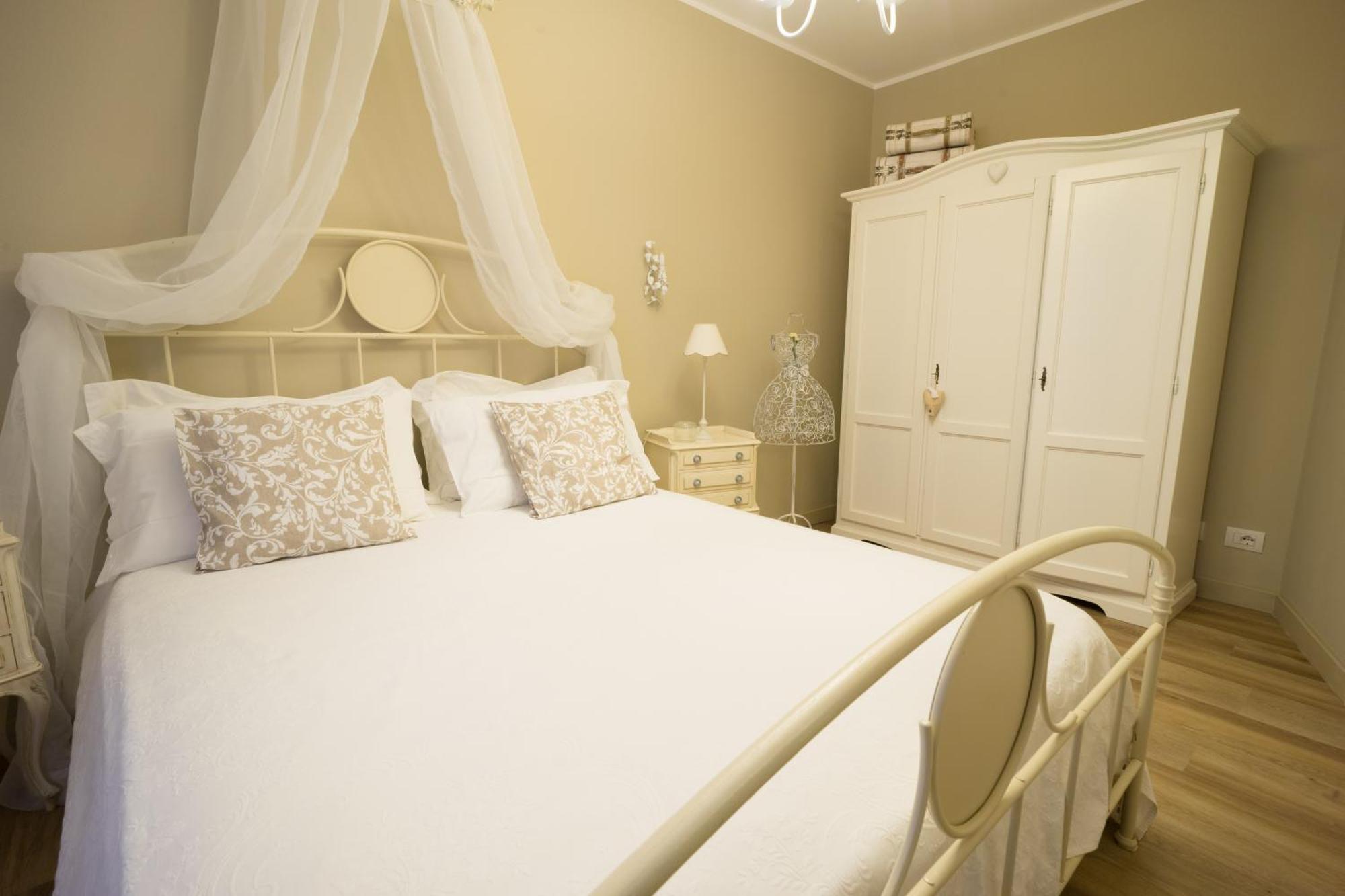 Bnbook Maison Charlotte Casa Vacanza con 2 camere da letto Lago Maggiore Porto Valtravaglia Esterno foto