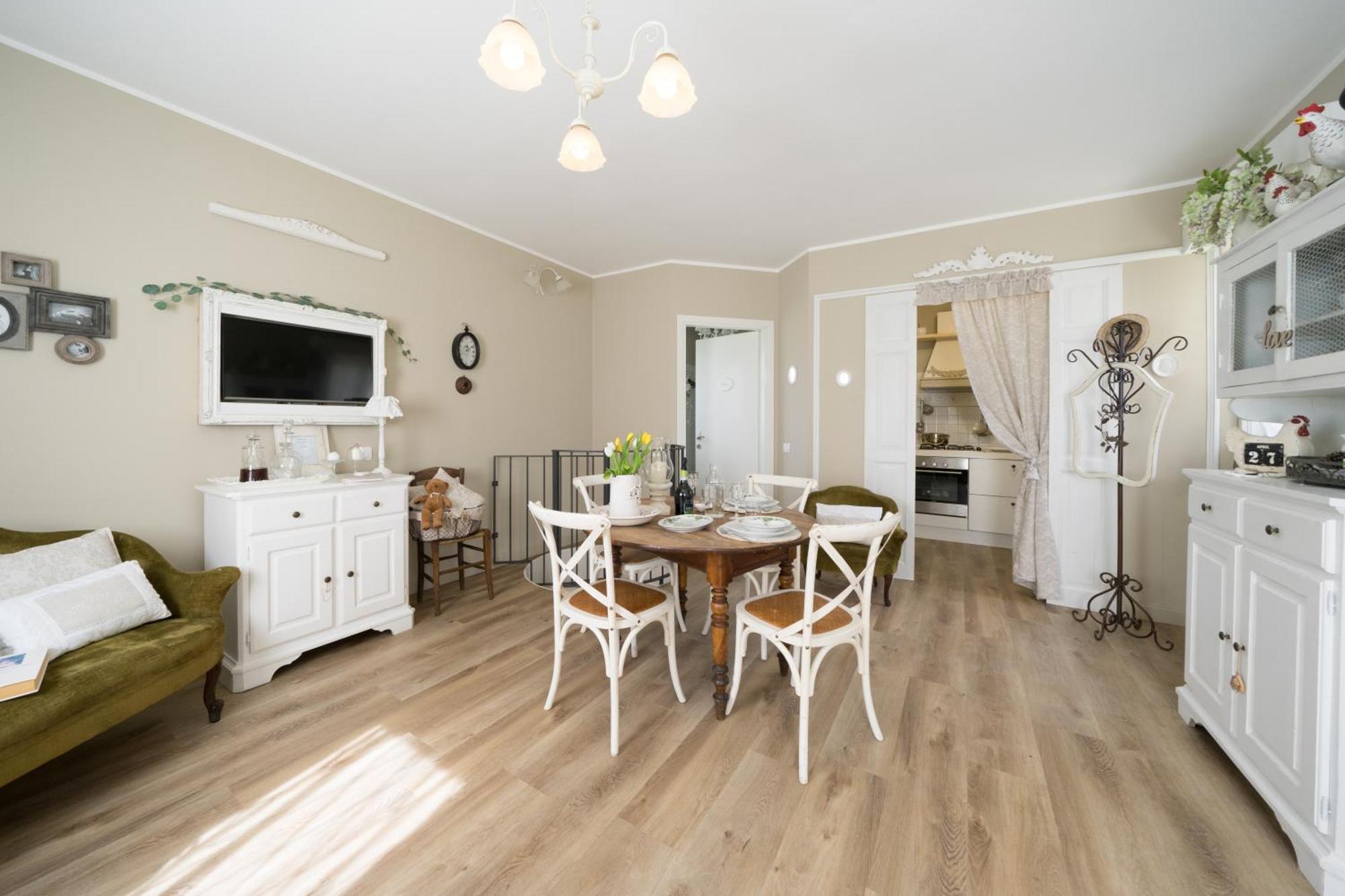 Bnbook Maison Charlotte Casa Vacanza con 2 camere da letto Lago Maggiore Porto Valtravaglia Esterno foto