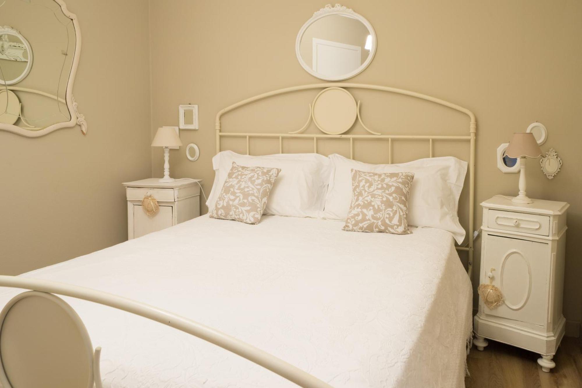 Bnbook Maison Charlotte Casa Vacanza con 2 camere da letto Lago Maggiore Porto Valtravaglia Esterno foto